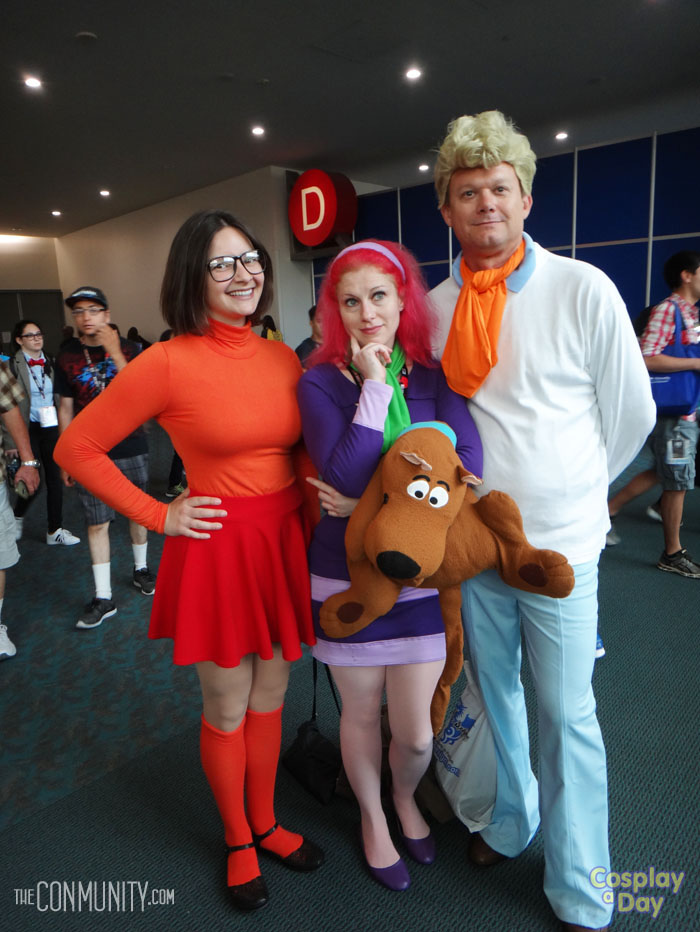 Velma, Daphne, Fred, and Scooby-Doo at San Diego Comic-Con - Cosplay a Day